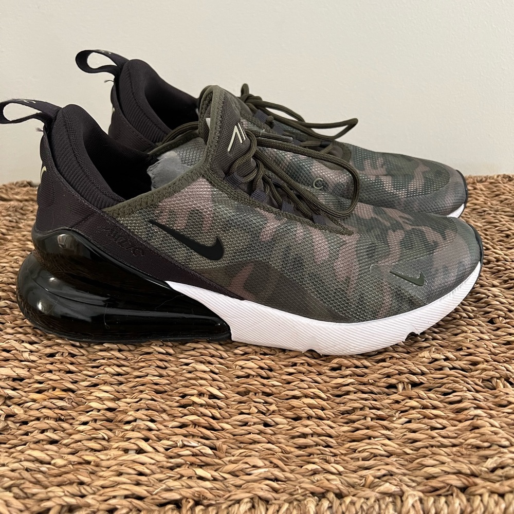 Womens Nike Air Max 270 Size 10
